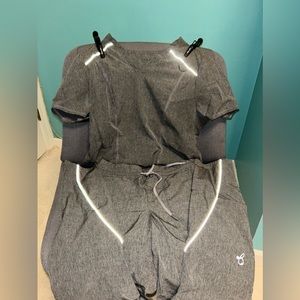 Jaanuu scrub SET in Dark Spectled Gray DISCONTINUED
